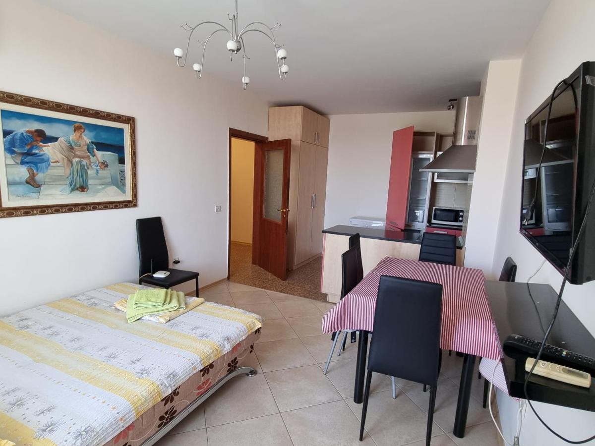 Fantasy Apartments Saint Constantine And Helena Resort Aziz Konstantin ve Elena Dış mekan fotoğraf